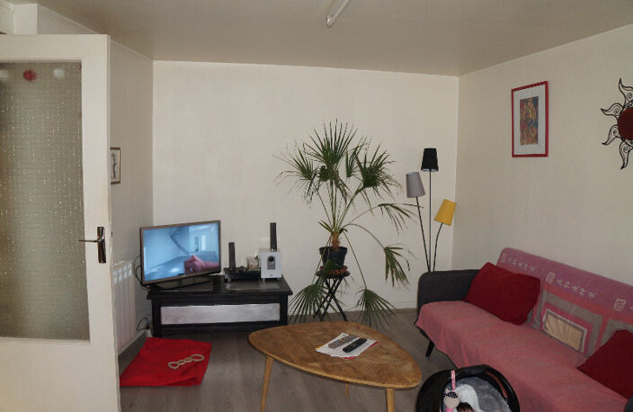 Immeuble de 250m² loué avec 2 T3 de 72m²  et 2 T2 de 56m2 et 50m² — photo 3