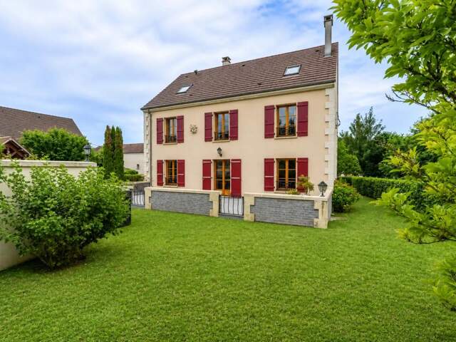 Maison de 8 pièces de 214 m² à Presles — photo du bien