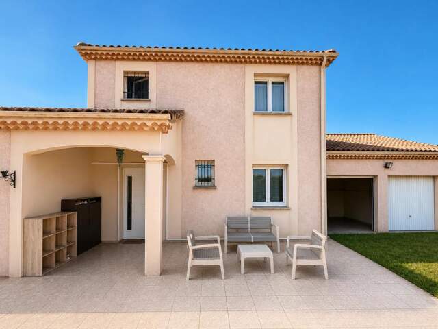 Maison de 7 pièces de 143 m² à Salaise-sur-Sanne — photo du bien