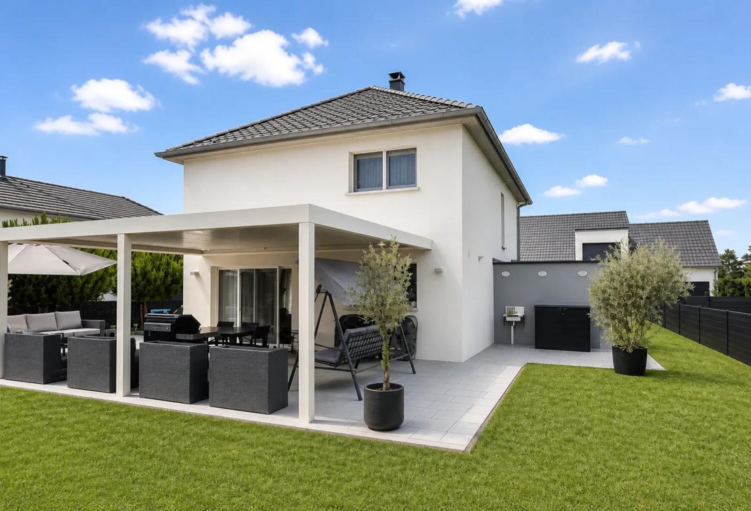 68300 SAINT-LOUIS NEUWEG – QUARTIER RÉSIDENTIEL D’EXCEPTION – MAISON CONTEMPORAINE DE STANDING – 201 m² – 4 À 6 CHAMBRES – CLIMATISATION – PROCHE BÂLE — photo 1