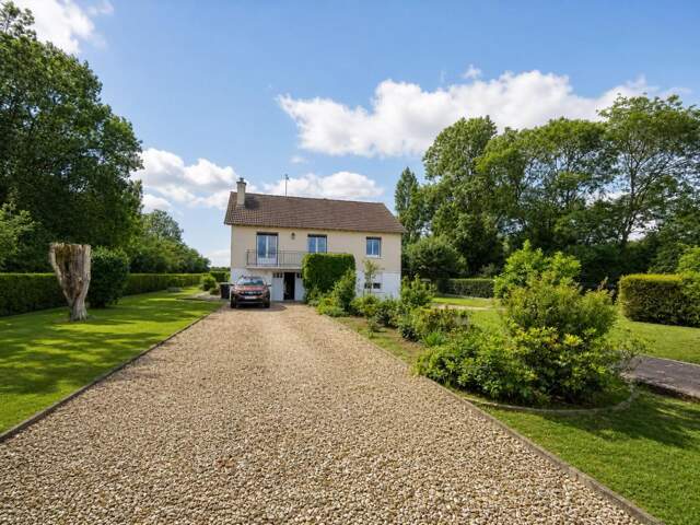Maison de 4 pièces de 117 m² à Aillant-sur-Milleron — photo du bien