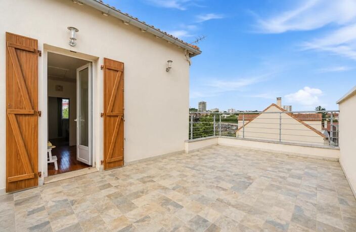 Maison de 10 pièces de 250 m² à Châtillon — photo 2