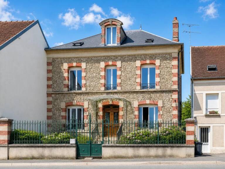 Maison de 7 pièces de 185 m² à Montmirail — photo 1