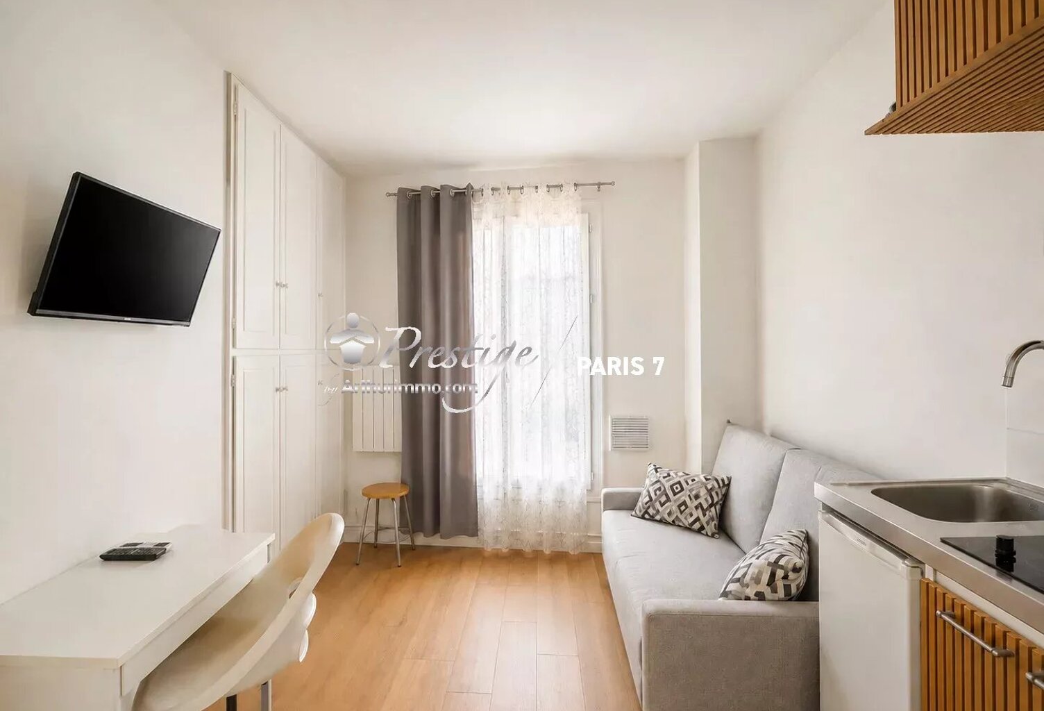STUDIO - MARX DORMOY - 75018 - 13,56 M² — photo 1