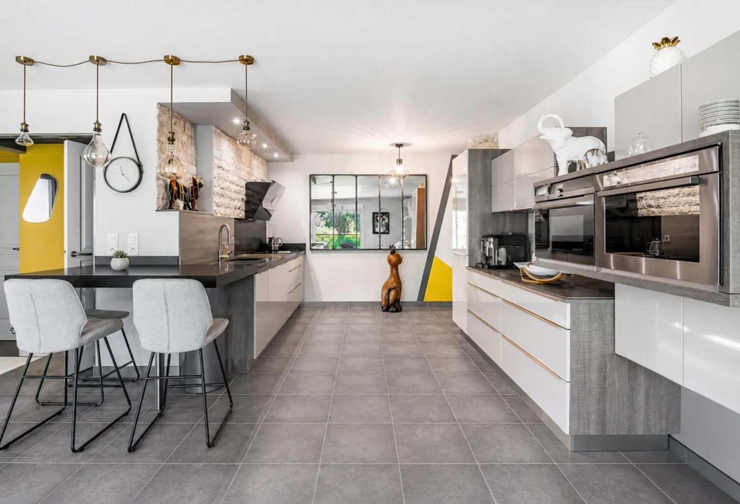 83700 -SAINT-RAPHAEL - APPARTEMENT 4 PIÈCES - 75m² - PISCINE — photo 1