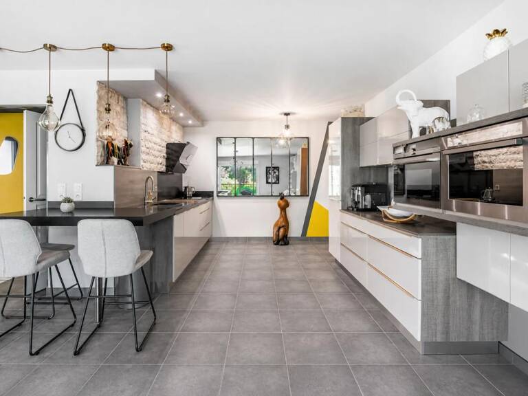 83700 -SAINT-RAPHAEL - APPARTEMENT 4 PIÈCES - 75m² - PISCINE — photo 1