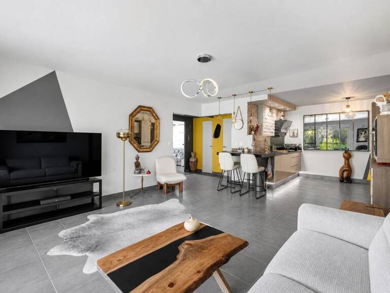 83700 -SAINT-RAPHAEL - APPARTEMENT 4 PIÈCES - 75m² - PISCINE — photo 1