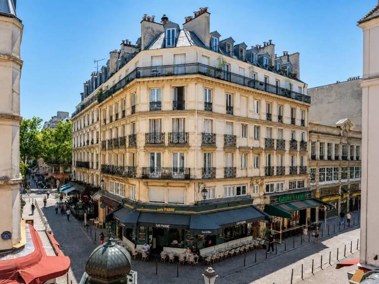 PARIS 1er - Studio avec terrasse — photo 1