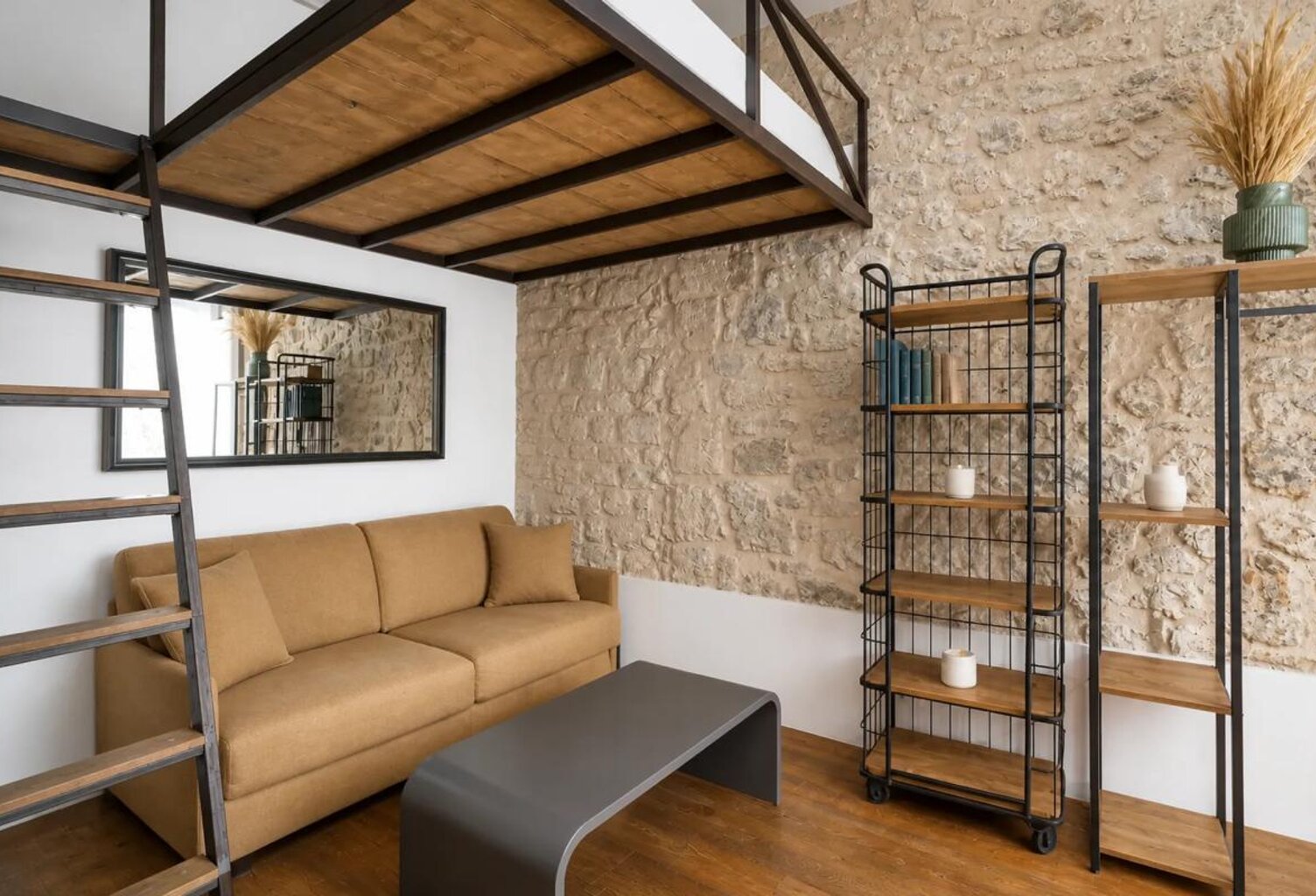 PARIS 1er - Studio avec terrasse — photo 1