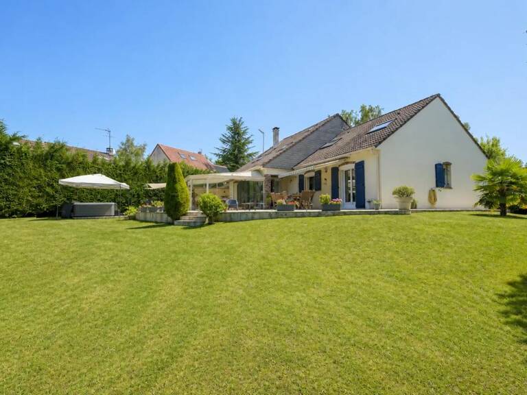77150 - LESIGNY - MAISON FAMILIALE 8 PIECES - PISCINE - 265 m² — photo 1