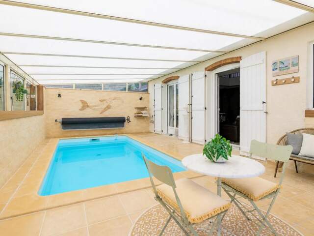 77150 - LESIGNY - MAISON FAMILIALE 8 PIECES - PISCINE - 265 m² — photo du bien