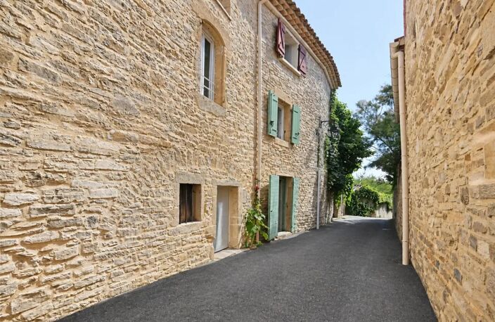 AUTHENTIQUE MAISON EN PIERRE – 8 PIÈCES – ESPACE INDÉPENDANT — photo 2