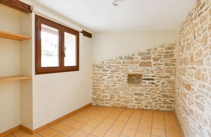 AUTHENTIQUE MAISON EN PIERRE – 8 PIÈCES – ESPACE INDÉPENDANT — photo 5