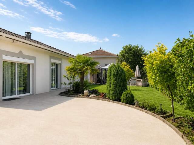 Maison de 7 pièces de 113 m² à Les Roches-de-Condrieu — photo du bien