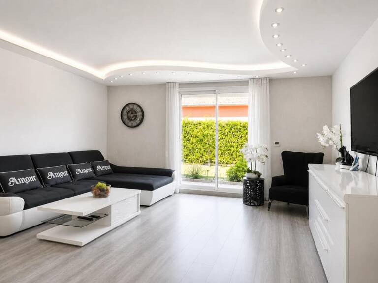 Maison de 7 pièces de 113 m² à Les Roches-de-Condrieu — photo 1