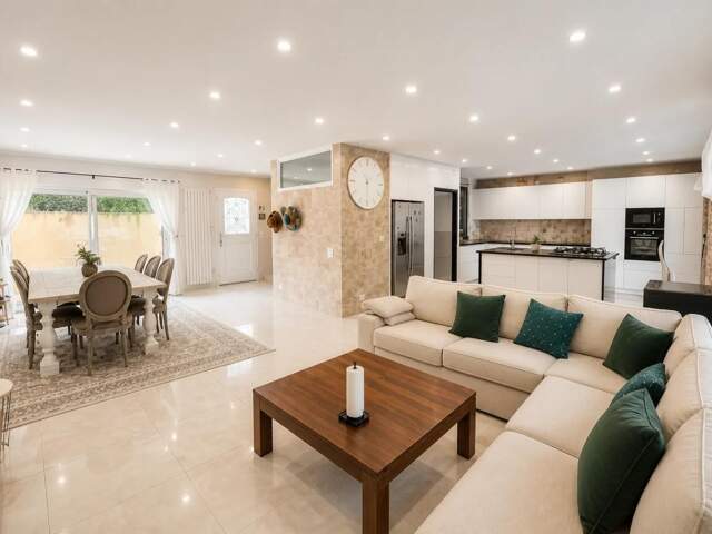 Maison de 7 pièces de 230 m² à Dammarie-les-Lys — photo du bien