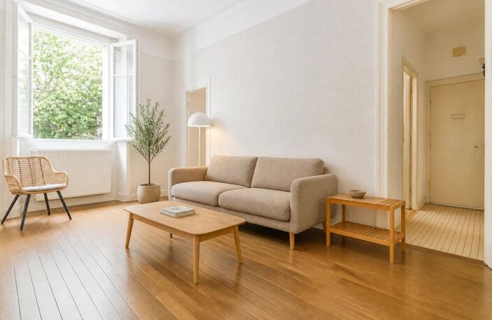 Appartement 2 pièces de 49 m² à Nantes quartier Talensac avec cour arborée — photo 3