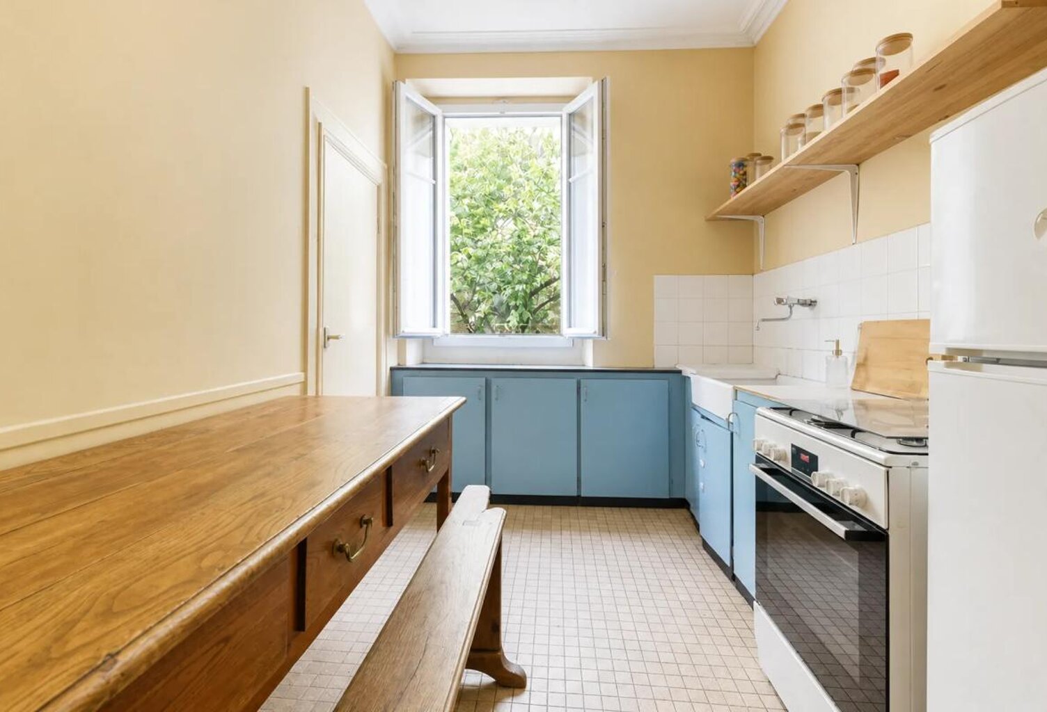 Appartement 2 pièces de 49 m² à Nantes quartier Talensac avec cour arborée — photo 1