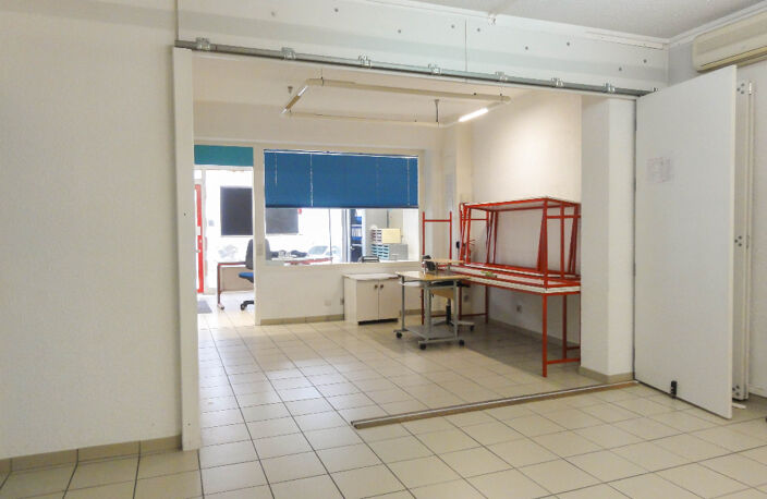 Local commercial Chambery 74 m2 — photo 2