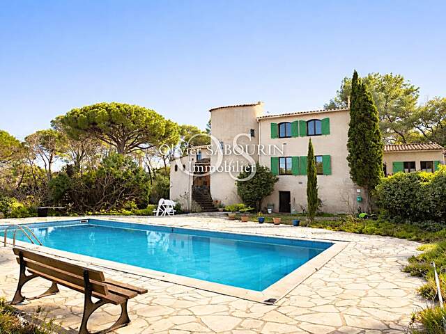 BASTIDE DE CARACTÈRE – 422 M² HABITABLES AVEC 6 LOGEMENTS INDÉPENDANTS, PISCINE ET TERRAIN DE 15 555 M² — photo du bien
