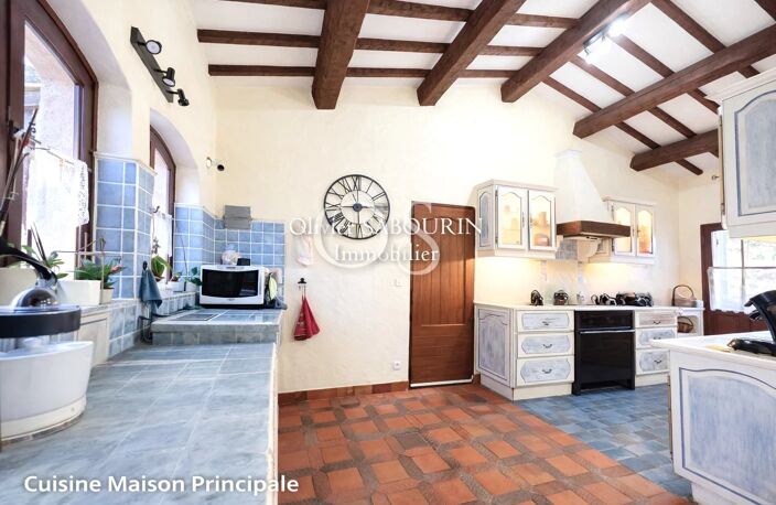 BASTIDE DE CARACTÈRE – 422 M² HABITABLES AVEC 6 LOGEMENTS INDÉPENDANTS, PISCINE ET TERRAIN DE 15 555 M² — photo 5
