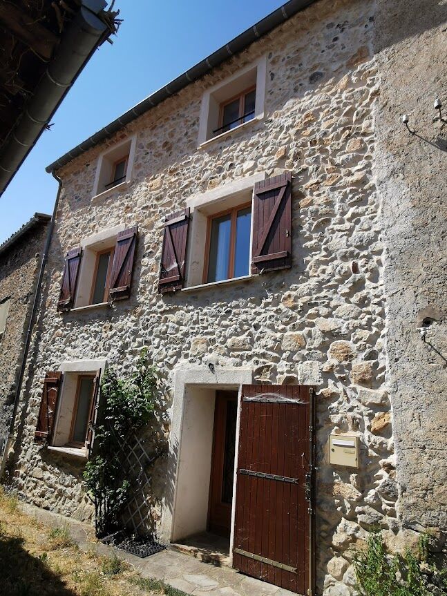 Située dans le charmant village d’Aunat