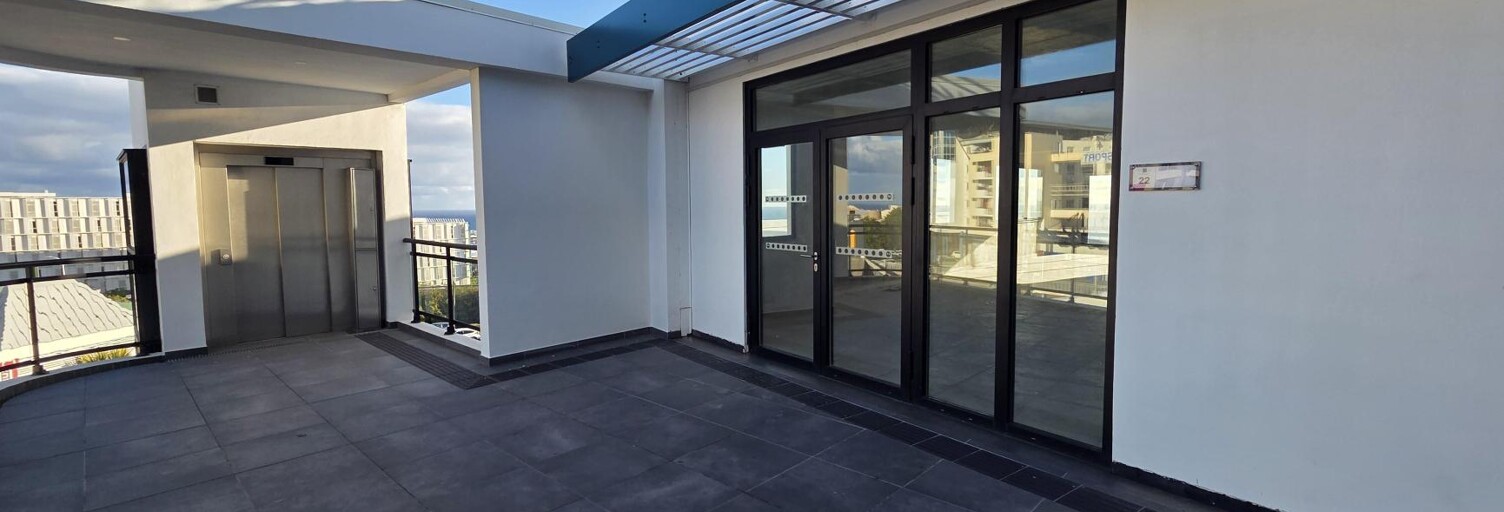Bureau 1 Pièce 97 m² à louer à Saint-Pierre (97410)