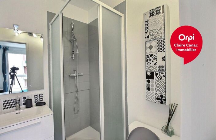 Bel appartement rénové avec balcon — photo 3