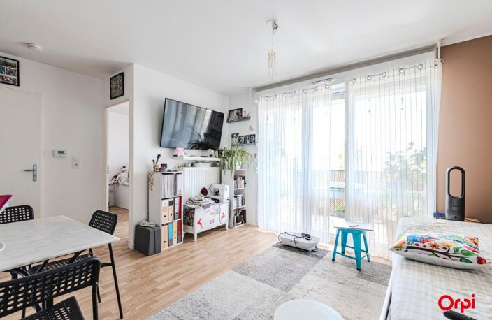 Appartement T2 vendu loué – Résidence récente avec ascenseur Cormontreuil — photo 2