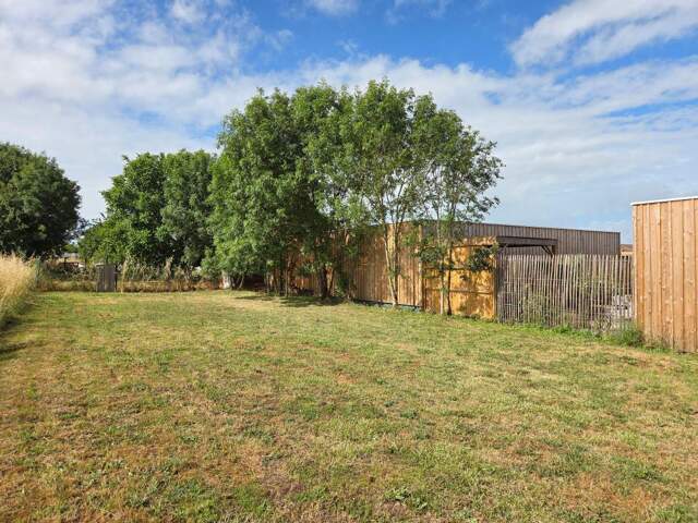 🎯 Rare sur le secteur ! Terrain à bâtir de 1 339 m² – Saint-Laurent-de-la-Prée — photo du bien