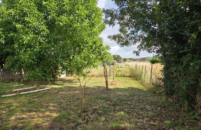   Rare sur le secteur ! Terrain à bâtir de 1 339 m² – Saint-Laurent-de-la-Prée — photo 5