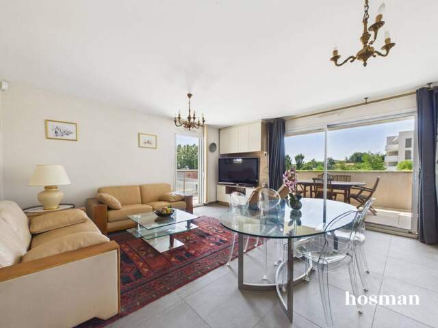 Appartement 4 pièces de 81m2 avec terrasse, clim et garage à Saint-Cyr-Au-Mont-D'Or — photo du bien