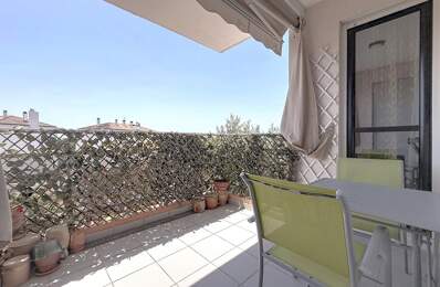 Appartement À Vendre — photo du bien