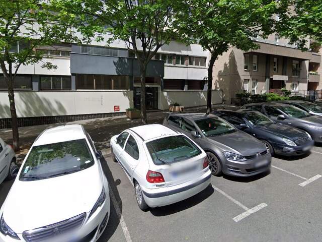 Parking À Louer — photo du bien
