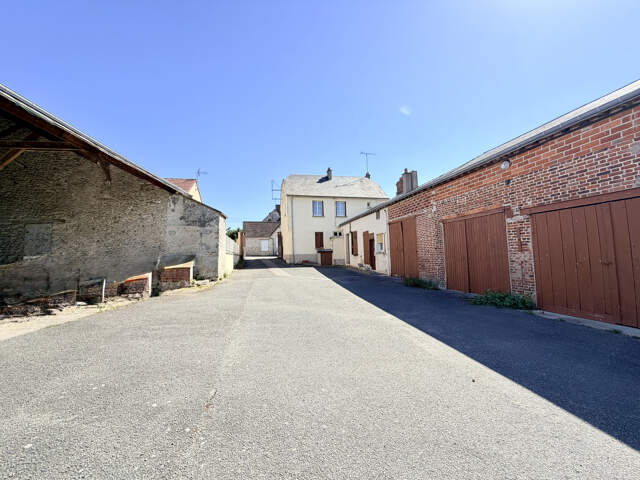 Maison 5 chambres avec dépendances et hangar — photo du bien