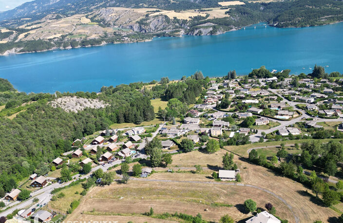 LOTISSEMENT D'EXCEPTION AU BORD DU LAC DE SERRE-PONÇON AU PRE D'EMERAUDE — photo 3