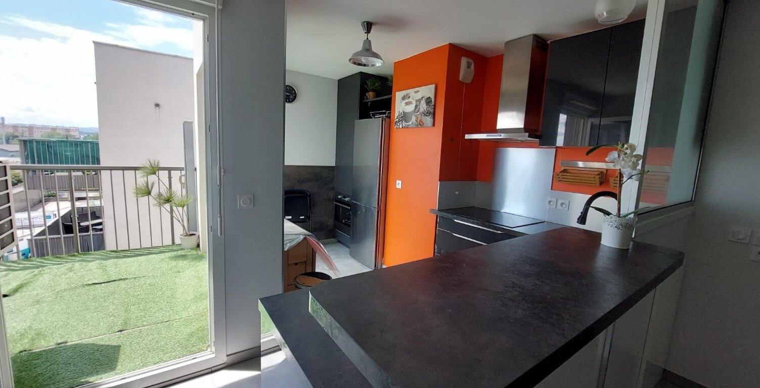 Location appartement 3 pièces 59 m² à Villeurbanne (69100) — photo 1