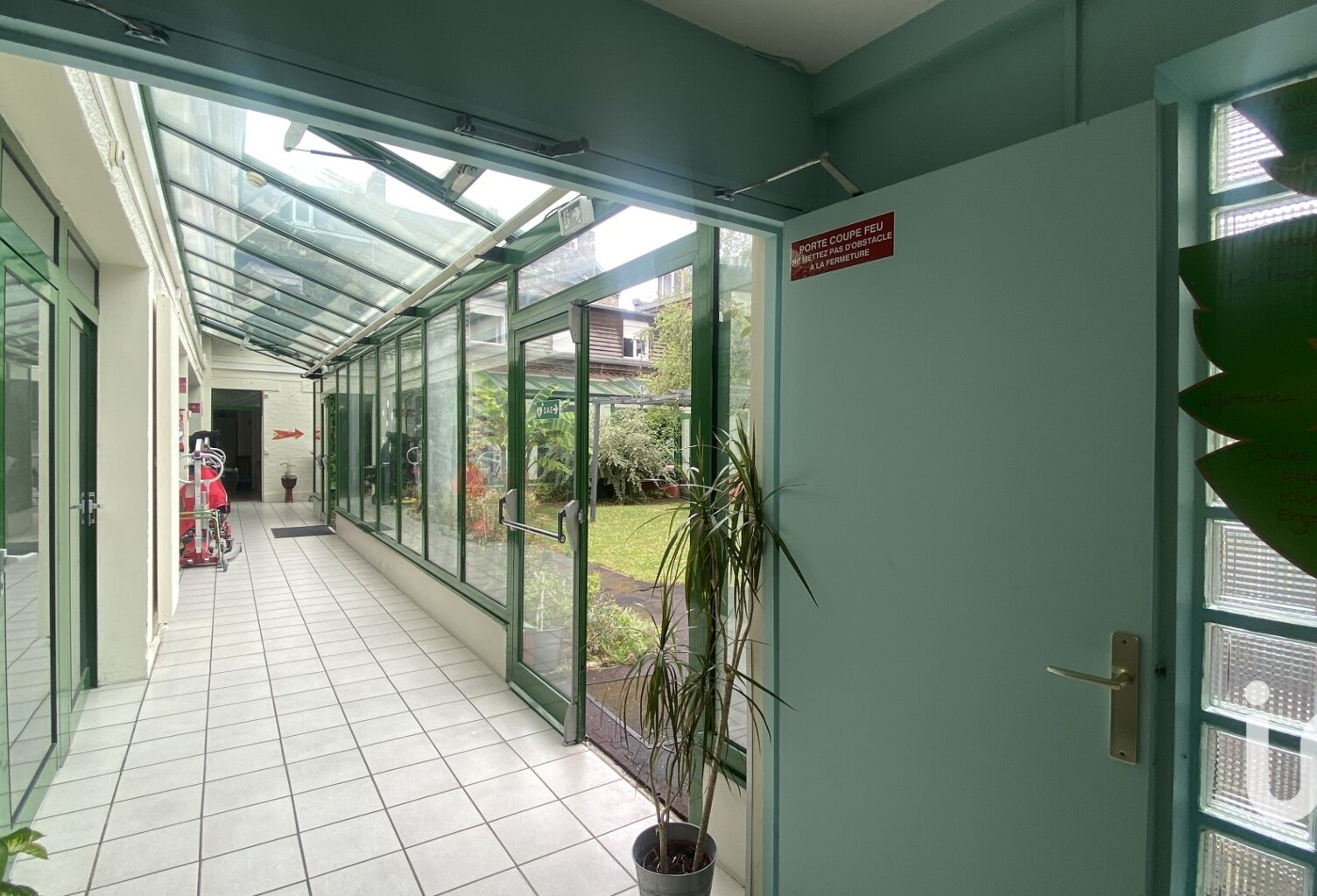 Vente Immeuble 1 450 m&sup2; — photo 1
