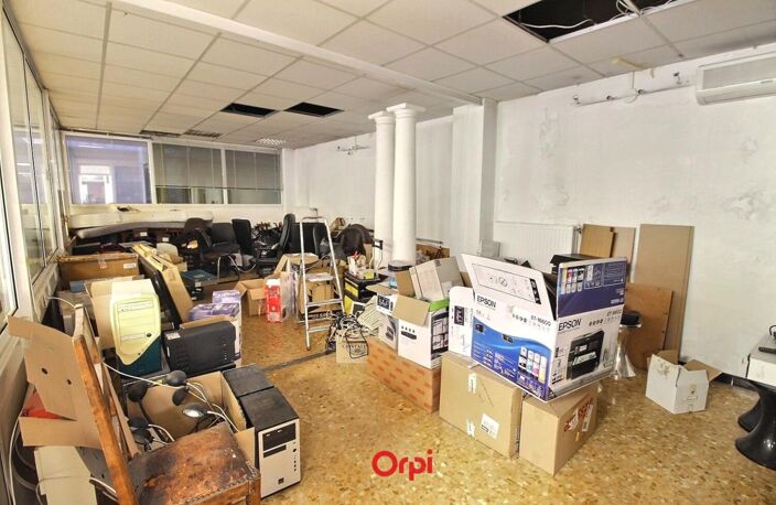 SOUS COMPROMIS – Local commercial de 351 m² – Marseille 11ᵉ Un emplacement stratégique pour développer votre activité — photo 4