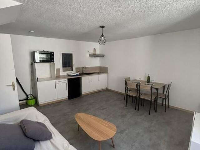 Appartement meublé bien placé et climatisé à Carpentras — photo du bien