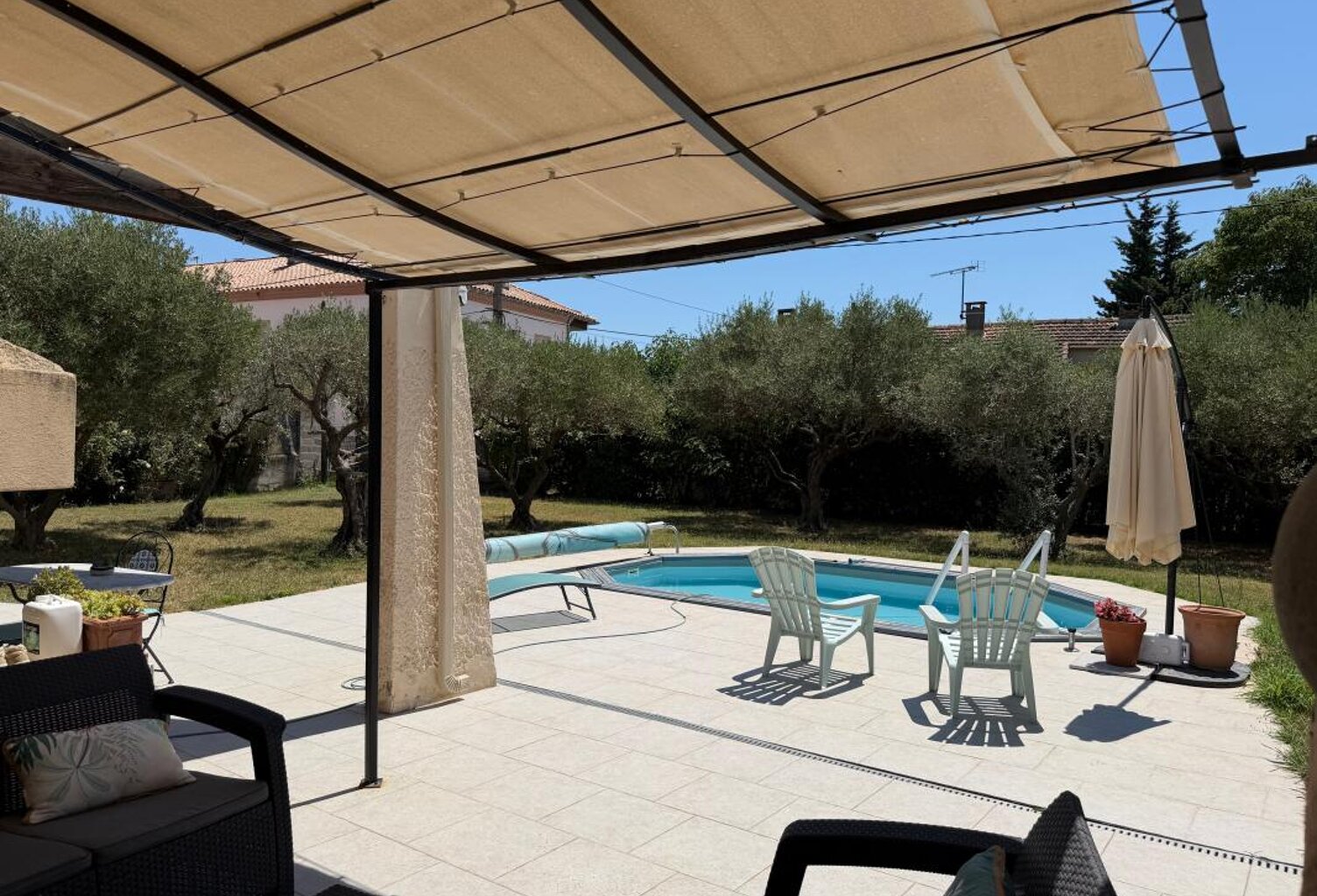 Beaucaire- Maison tradionnelle 4 chambres — photo 1