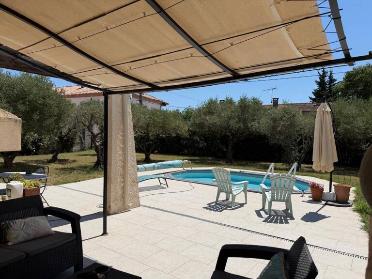 Beaucaire- Maison tradionnelle 4 chambres — photo 1