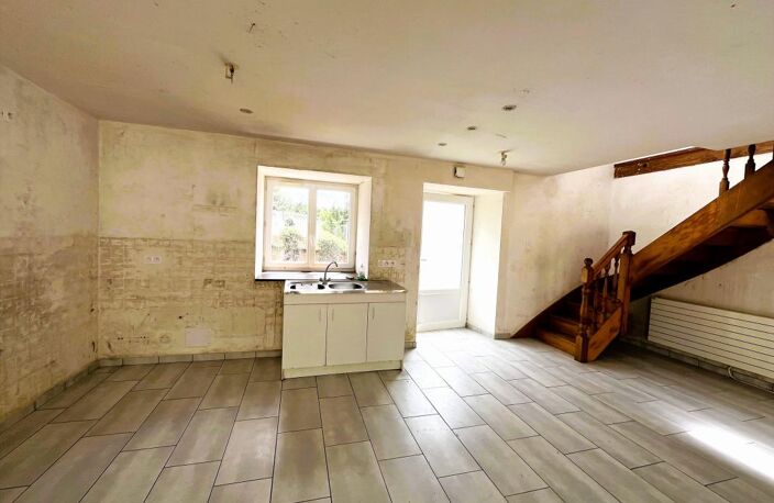 Maison en pierre avec 3 747 m² de terrain — photo 5