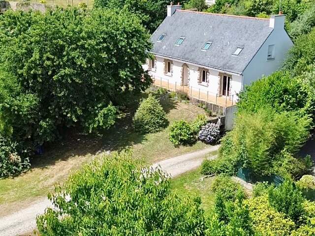vie plain-pied possible,centre Bourg , jardin ,au calme. Proche commodités — photo du bien