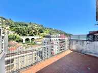 NICE – QUARTIER MADELEINE – DERNIER ÉTAGE AVEC TERRASSE ET GARAGE — photo 2