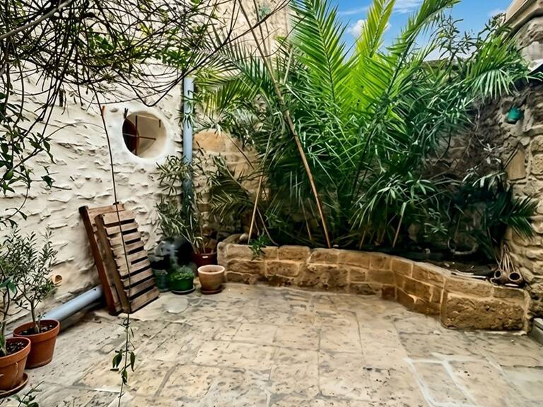 À Vendre à Saint Bonnet du Gard - Maison de village 84m² - 2 chambres - cour — photo 1