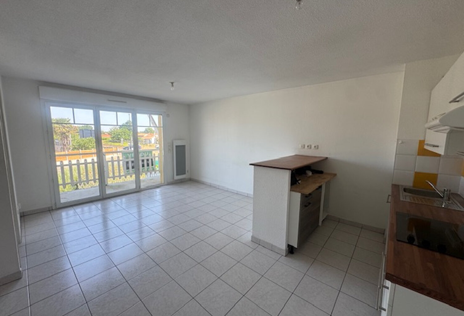 APPARTEMENT 2 PIECES  42 m2 - BALCON 5.50 m2 - UNE PLACE DE — photo 1
