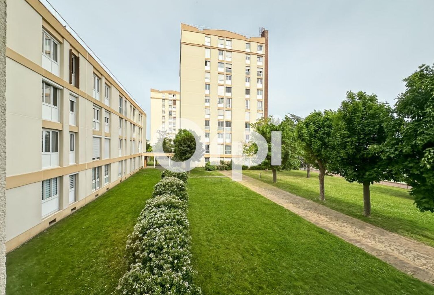 Appartement À Vendre — photo 1