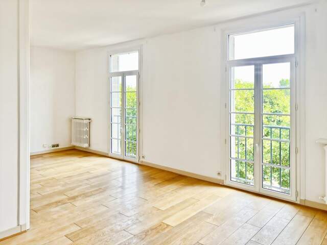 Appartement À Vendre — photo du bien