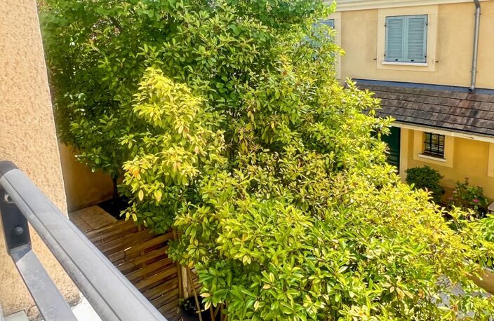 Appartement À Vendre — photo 2